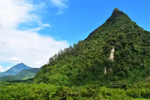 Excursão ao Cerro Tusa: Caminhe pela pirâmide natural mais alta - ida e volta