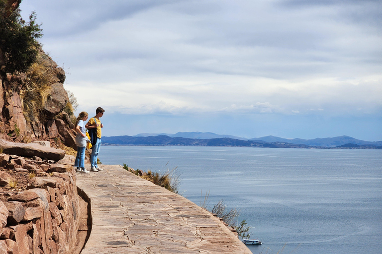 Puno : excursion d&#039;une journée aux îles flottantes d&#039;Uros et à l&#039;île de Taquile