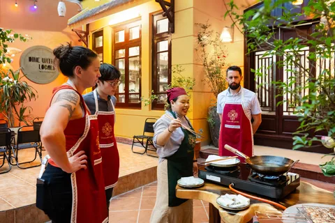Hanoi Cooking Class: Market Tour, Free Recipe & Beverages