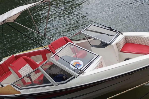 Guatapé: Cruzeiro de charutos de luxo no lago com Los Puros Hermanos