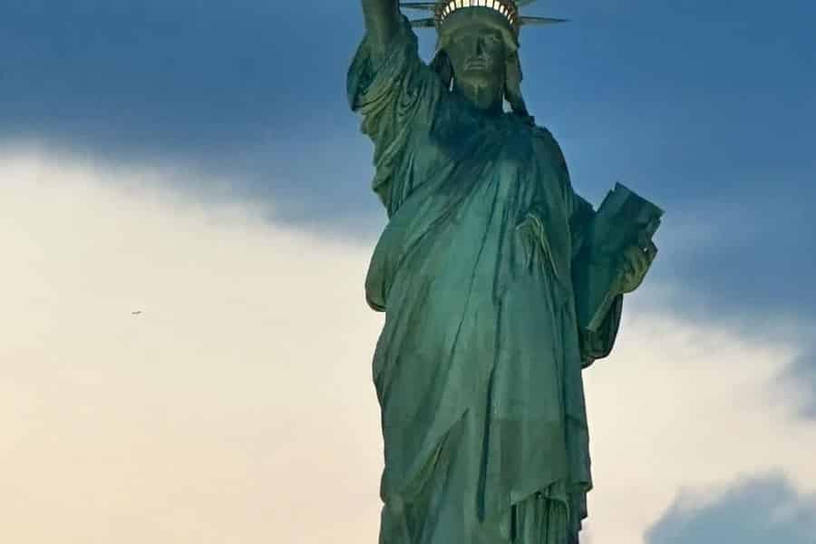 NYC: Freiheitsstatue & Ellis Island Tour mit Hotelabholung. Foto: GetYourGuide