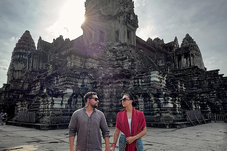 Siem Reap: Angkor Wat & Golden Hours Sunset by Vintage Jeep