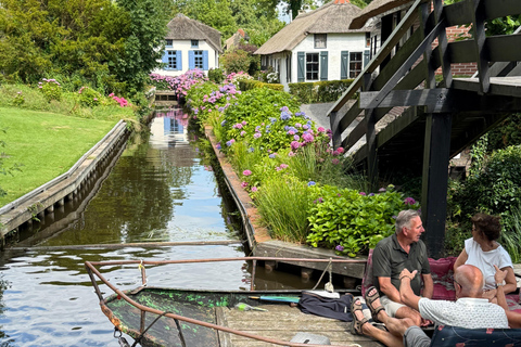 From Amsterdam: Giethoorn Small Group Tour with Boat Ride