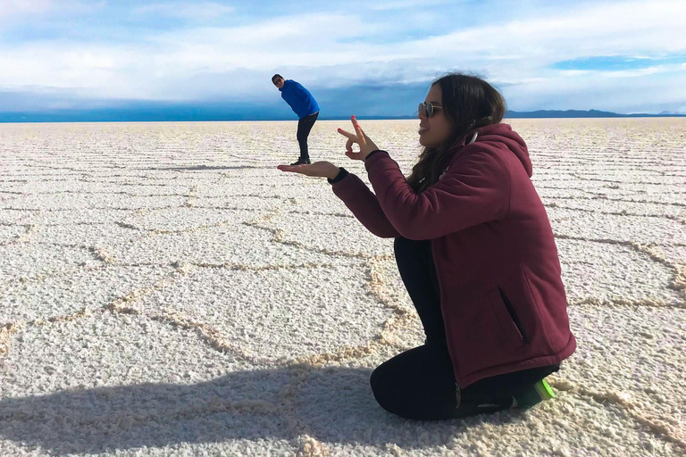 From La Paz: Uyuni Salt Flats 2-Day Tour with Bus Transfers