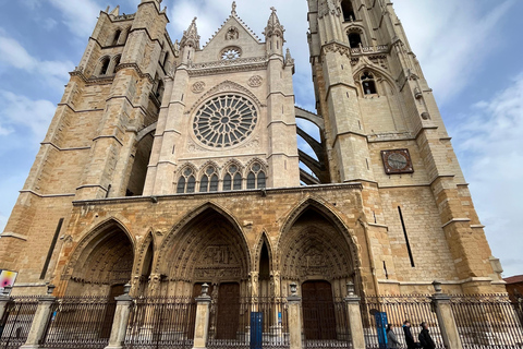 Tour Oviedo Castrillo Polvazares Astorga and Leon CathedralTour Oviedo Castrillo Polvazares Astorga y Catedral de Leon