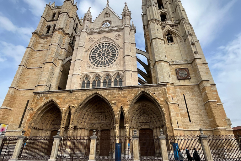 Tour Oviedo Castrillo Polvazares Astorga and Leon CathedralTour Oviedo Castrillo Polvazares Astorga y Catedral de Leon