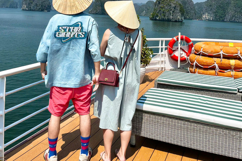 From Hanoi: Cat Ba Island and Lan Ha Bay Day Trip