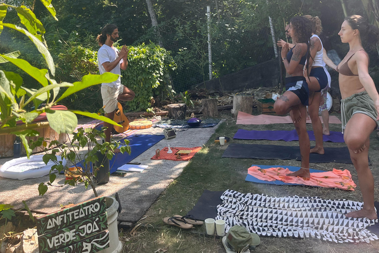 Praia de Ipanema: aulas de yoga com sound healing