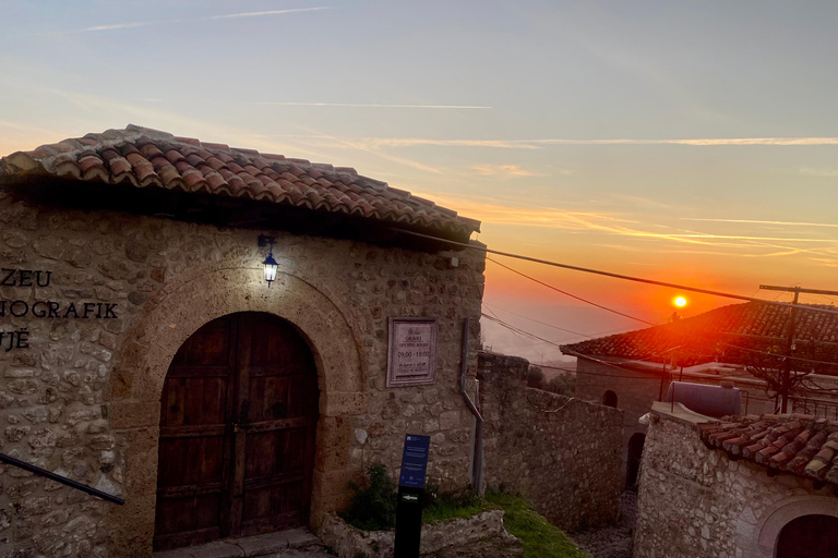 Tirana: Kruja Castle, Old Bazaar, and Bunk’Art 1 Tour