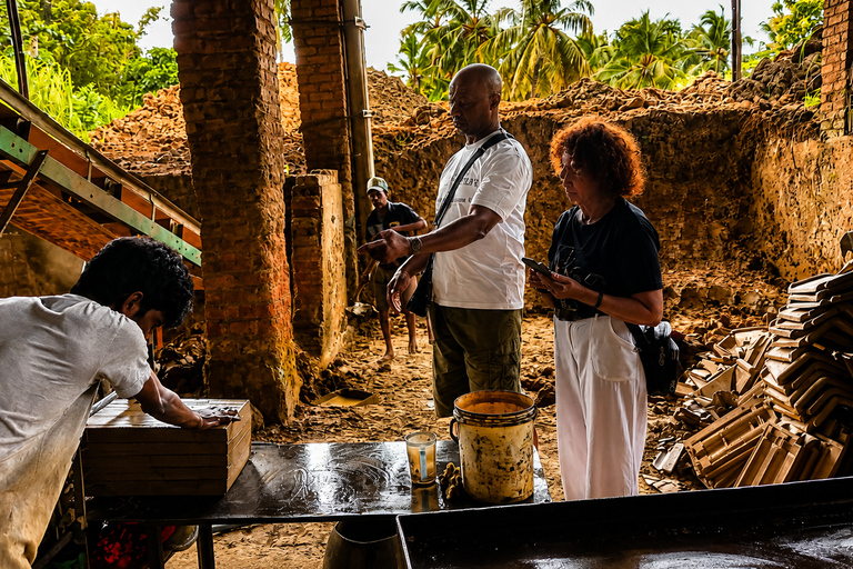 From Negombo: Private Tuk-Tuk Tour to Clay Tile Factory