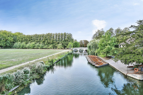 Cambridge: Secrets, Spies & Scandals Walking Tour