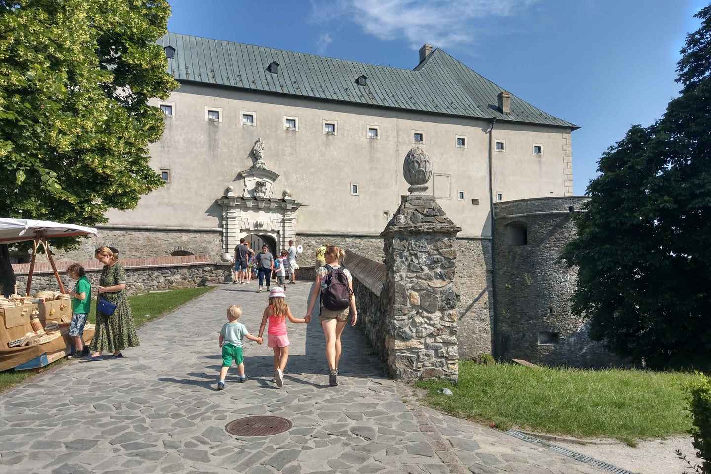 Castles, Čičmany & Bratislava
