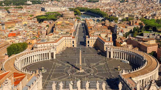 Rome: St. Peter's Basilica, La Pietà, and Papal Tombs Tour