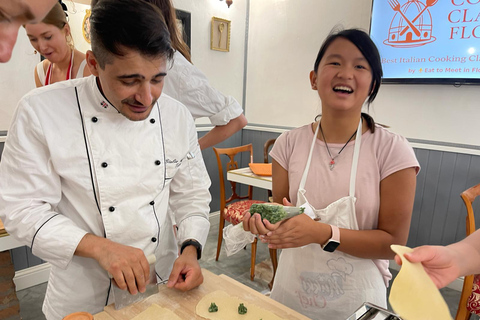 佛罗伦萨：意面制作课程，含晚餐、葡萄酒和... 唱歌！佛罗伦萨：意面制作课程，含晚餐、葡萄酒...还有歌唱！