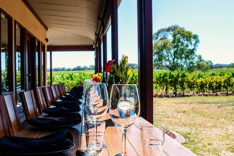 Adelaide Private Scenic and/or Wine Discovery Tour Personalized Small Group Tour (1–4 Guests)