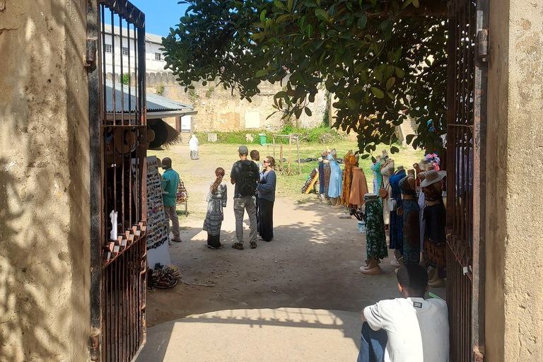 Zanzibar: Stone Town Guided Tour with Market Visit