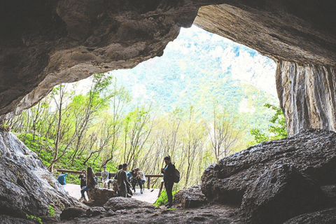 Depuis Tirana/Durres/Golem : Grotte de Pëllumbas et randonnée dans le canyon d&#039;Erzen