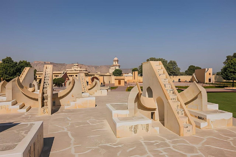 Jaipur: Full-day Sightseeing Jaipur City Private Tour by car