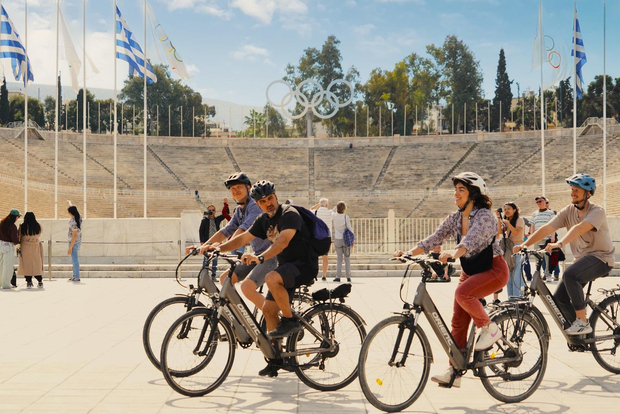 Athens: City Electric Bike Tour with Acropolis Visit Option