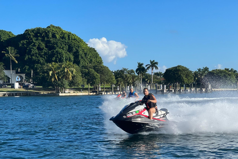 Miami: Biscayne Bay Jet Ski Rental Miami: Biscayne Bay Jet Ski Rental with Instructor