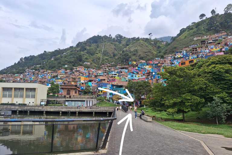 New Comuna 3 Medellín Tour: the largest macro-mural in the city Comuna 3 Manrique Tour: the largest macro-mural in Medellín