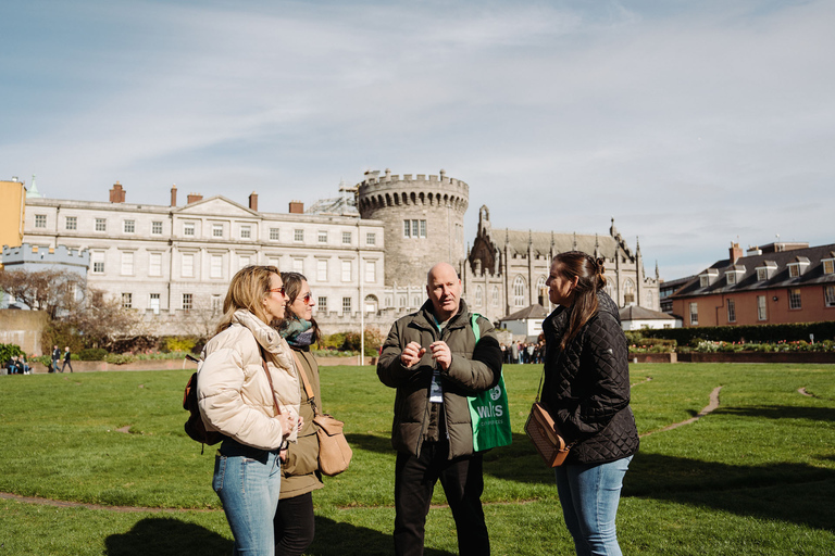 Dublin: Trinity College, Castle, Guinness and Whiskey Tour