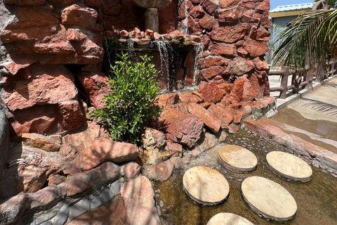 Oman: 5-Day Adventure Tour with Forts, Souqs & Mountains