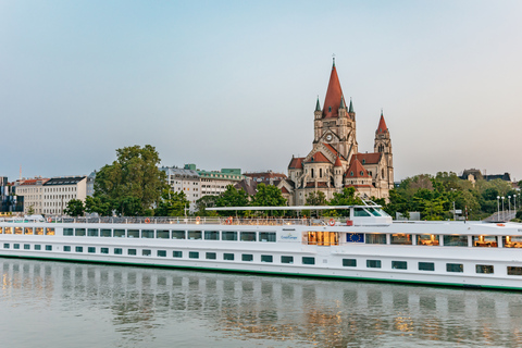 Vienne : Dîner-croisière à 3 platsVienne : croisière en soirée avec dîner 3 plats