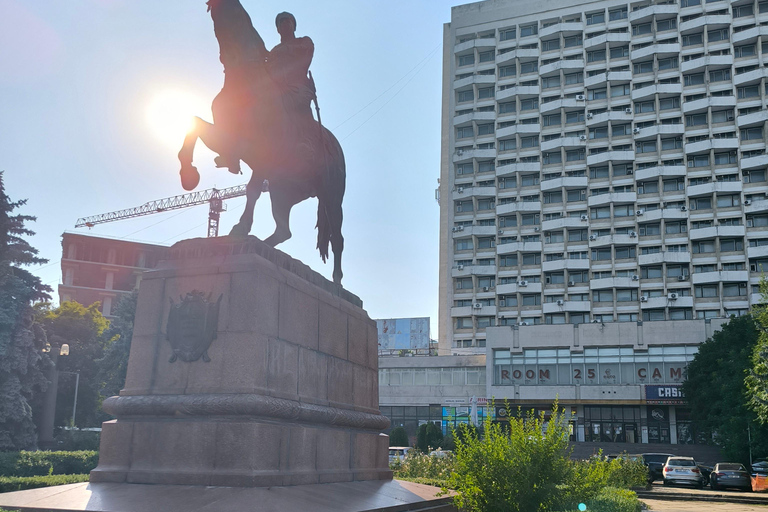 Walking Tour with Wine & Soviet Flea Market Visit - Chisinau