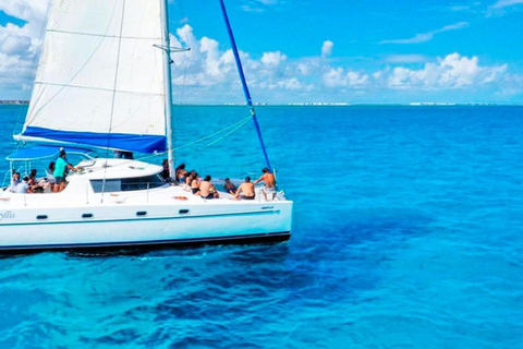 Cancun: Half-Day Private Catamaran for 35 guests