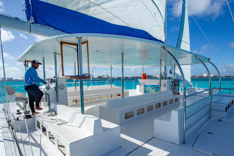 Riviera Maya:Catamaran to Isla Mujeres with lunch & open bar