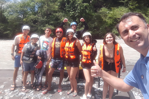 Tour privado de día completo a las montañas de Gudauri y Kazbegi