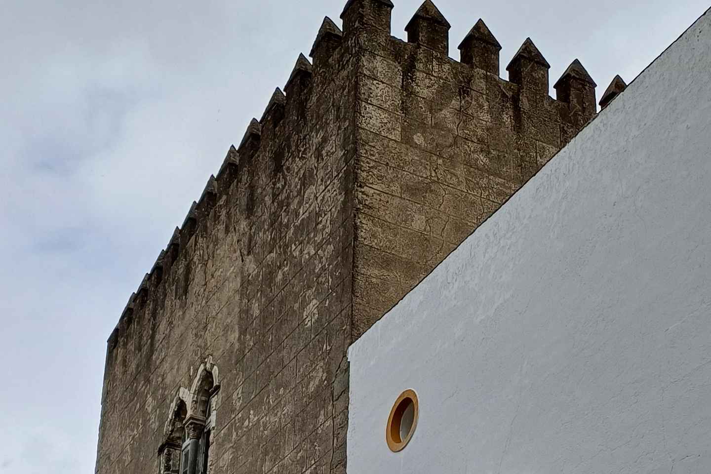 Depuis Lisbonne : Excursion d'une Journée à Évora, Vila Viçosa et Dégustation de Vins