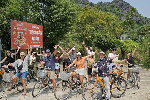 Depuis Hanoi : Ninh Binh - Trang An - Grottes de Mua - Déjeuner et busAu départ de Hanoi : Découvrez la beauté de Ninh Binh - Excursion d&#039;une journée