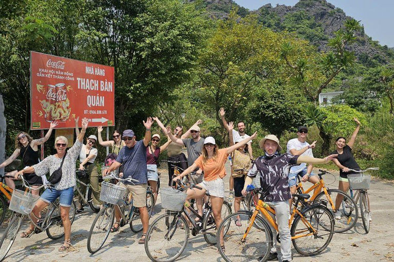 Depuis Hanoi : Ninh Binh - Trang An - Grottes de Mua - Déjeuner et busAu départ de Hanoi : Découvrez la beauté de Ninh Binh - Excursion d&#039;une journée