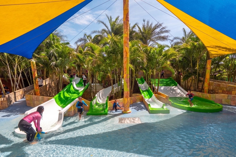 Pattaya: Columbia Pictures Aquaverse Ticket & Hotel Transfer