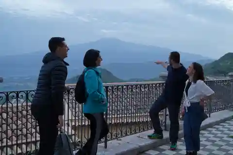 Da Catania: Escursione di un giorno a Giardini Naxos e Taormina