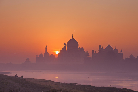 Desde Bombay: Amanecer en el Taj Mahal de Agra con el Templo de Lord ShivaServicio sólo en Agra: Coche Privado + Guía