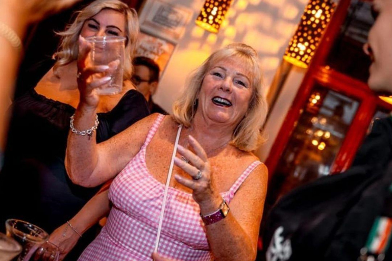 A verdadeira volta aos bares de Atenas com entrada VIP no clubeHorário normal 2026