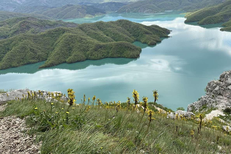 Desde Tirana : Excursión de un día al lago Bovilla y la montaña GamtiDesde Tirana : Excursión de un día al lago Bovilla y al monte Gamti