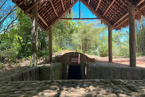 Hue: DMZ & Vinh Moc Tunnels to Phong Nha Cave Day Trip Private Tour/ Flexible Time/ Private Guide