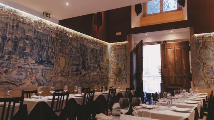 Lisbon: Fado Night with Dinner in a Typical Fado House