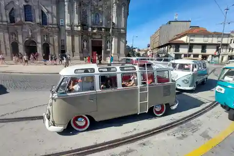 Porto´s Historic Centre & surroundings Tour - Vw Kombi van