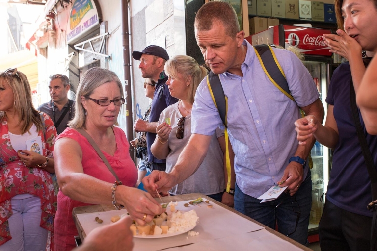 Visite gastronomique de la rue de CataneVisite culinaire de rue à Catane, italien