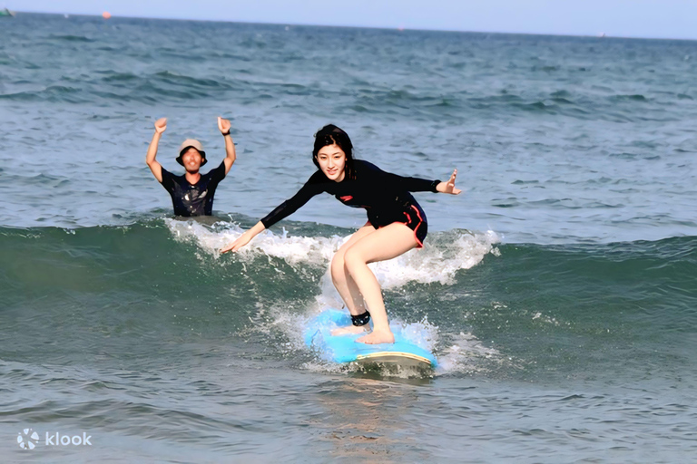 Da Nang: Ride Your First Wave with a Local Surf Coach