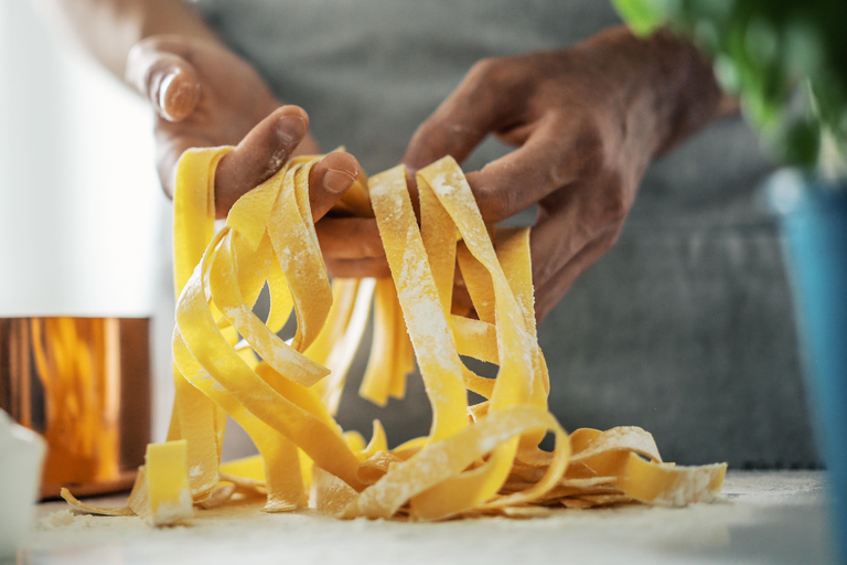 Milan: Traditional Pasta and Tiramisù Experience