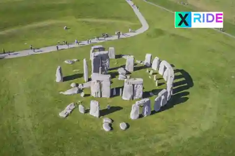 From London: Stonehenge Tour with Return Transportation