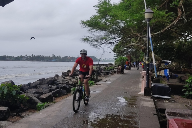 Wycieczka do Fort Kochi i wioski Kumbalangi (całodniowy)Wycieczka rowerowa po Forcie Kochi