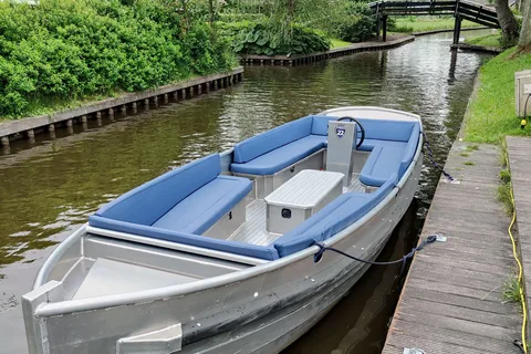 1 hora de passeio de barco privado com um capitão local