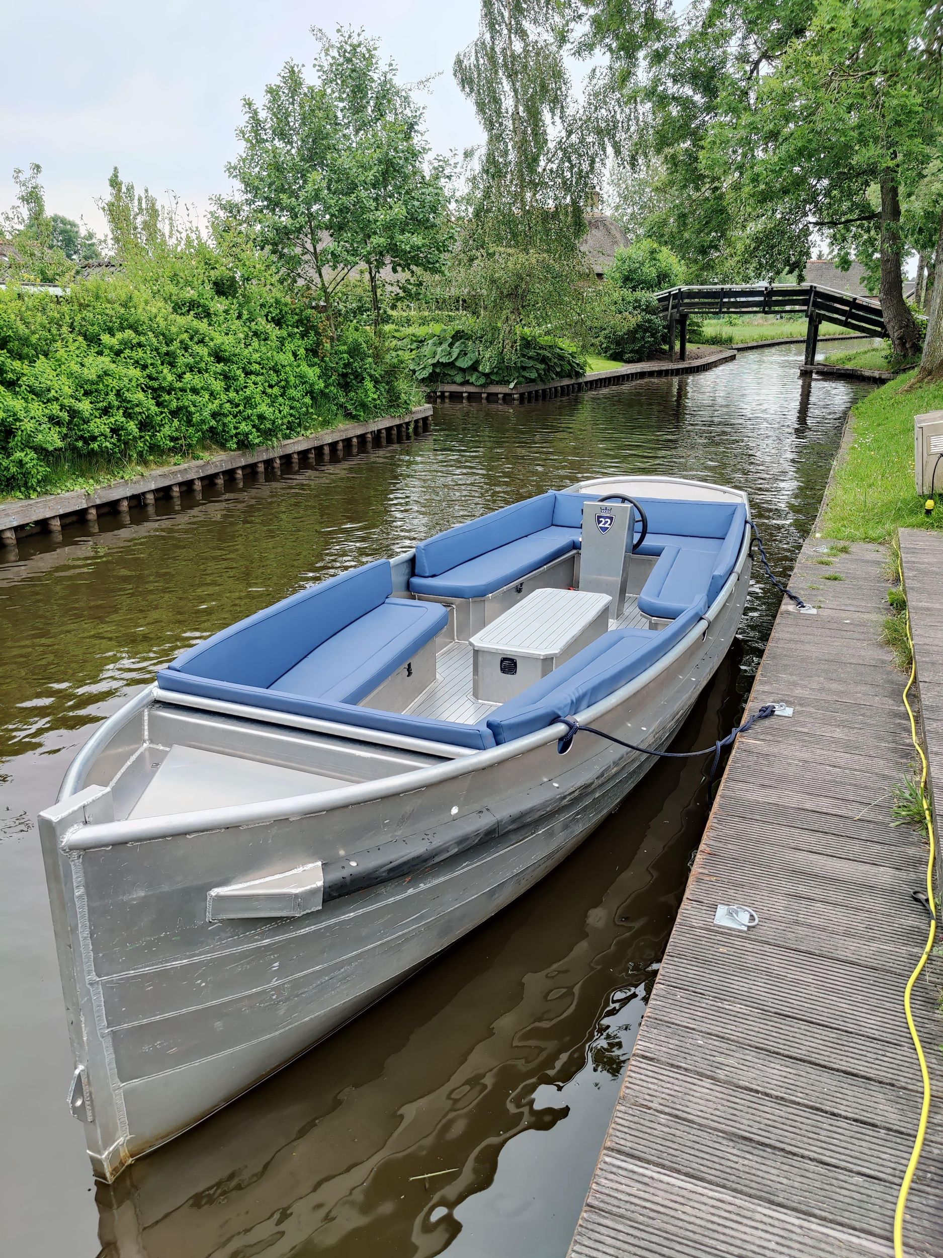 Giethoorn: Luxuriöse private Bootstour mit einem einheimischen Kapitän